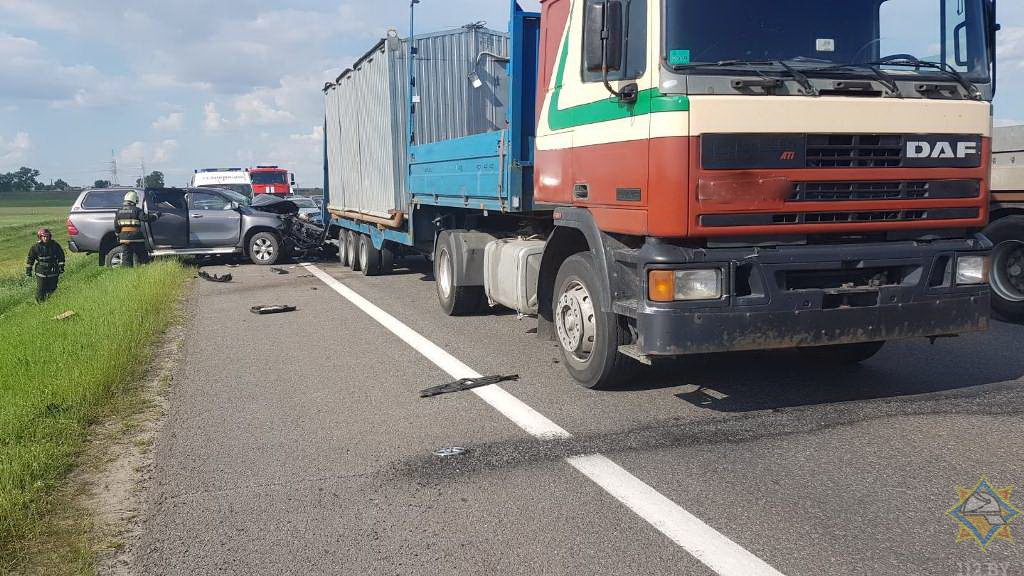 В Дзержинском районе столкнулись три автомобиля. Пострадал мужчина-1