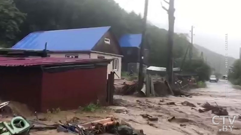 Тайфун «Джеби» добрался до Сахалина: из-за схода селей в водохранилище город Макаров остался без чистой питьевой воды-6