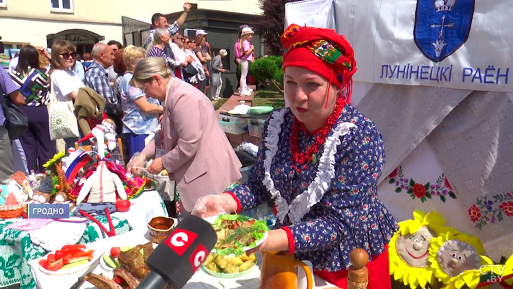 Чем угощали грузины, кубанцы и казаки? Попробовали блюда на фестивале культур в Гродно-10