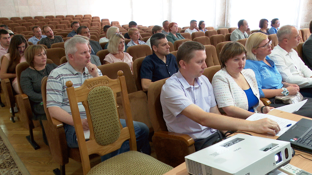 Вопросы развития малого и среднего бизнеса обсудили в Дзержинском районе