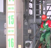 Белорусские нефтяники тестируют доставку автомобильного топлива по водному пути