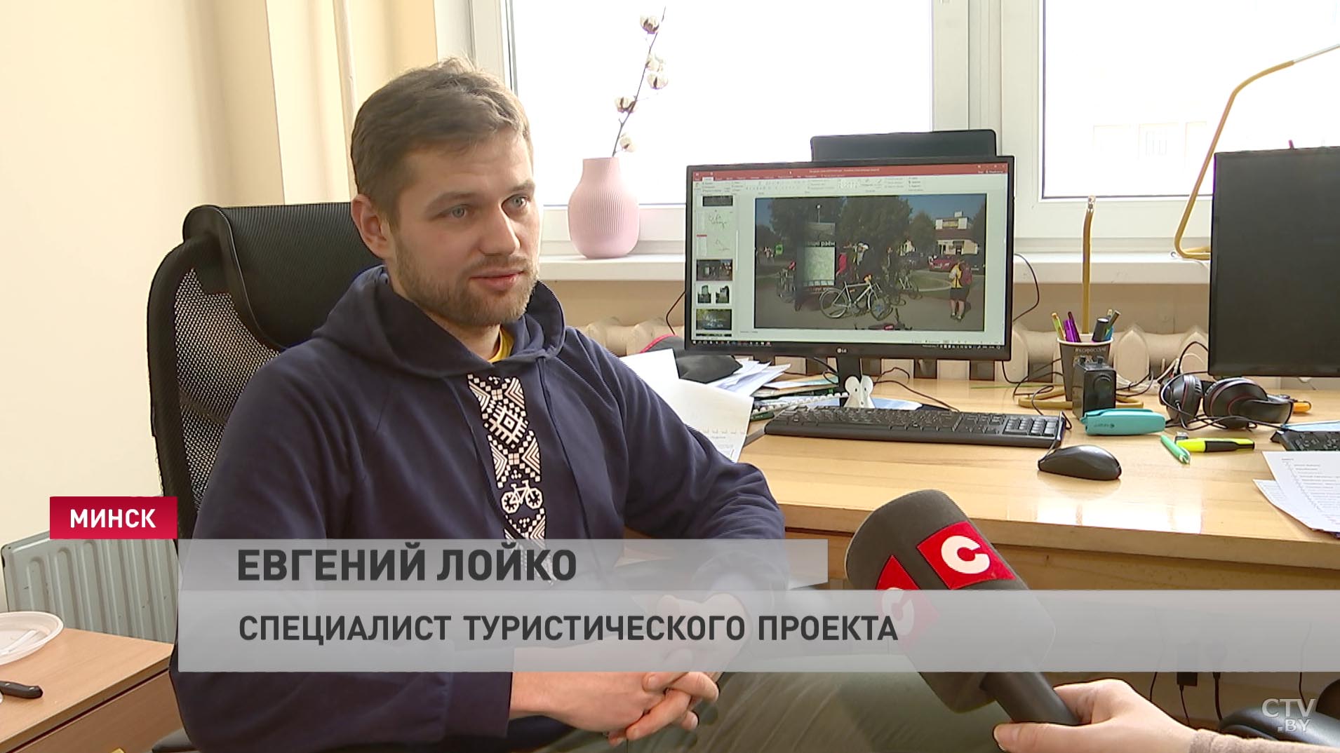 Сальвадор Дали в поэзии, газон на крыше и дома-перевертыши. Необычные смысловые экскурсии организовали минчане-34