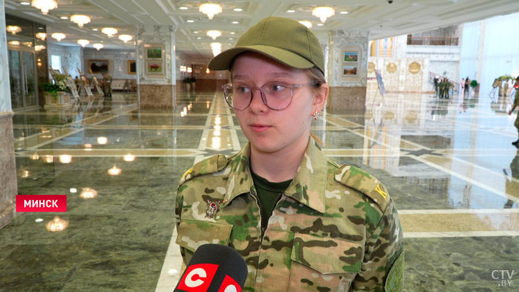 «Очень хотел посмотреть на эту красоту». Во Дворец Независимости пригласили на экскурсию воспитанников патриотических клубов-4