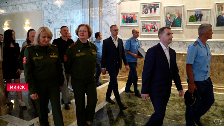 Сотрудники Оперативной таможни и военной инспекции посетили Дворец Независимости с экскурсией-13