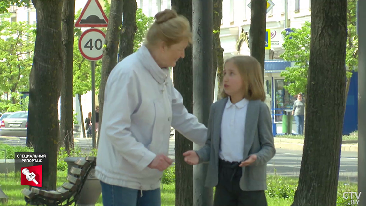 Социальный эксперимент: девочка потерялась в чужом городе. Сколько прохожих не остались равнодушными?-7