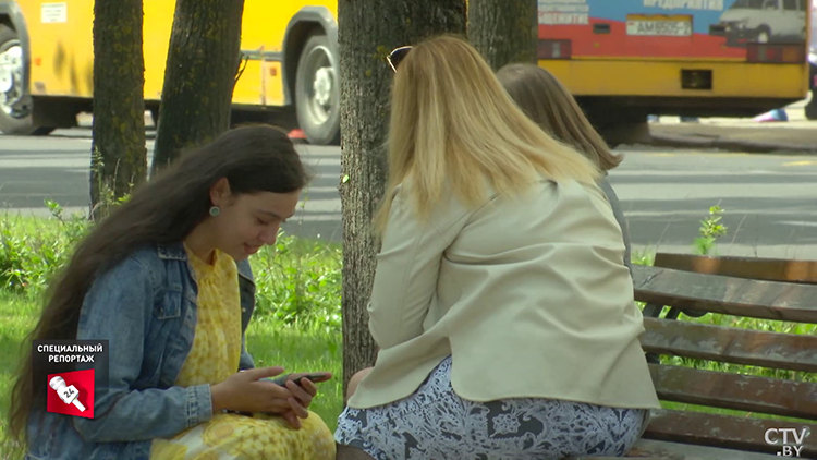 Социальный эксперимент: девочка потерялась в чужом городе. Сколько прохожих не остались равнодушными?-16