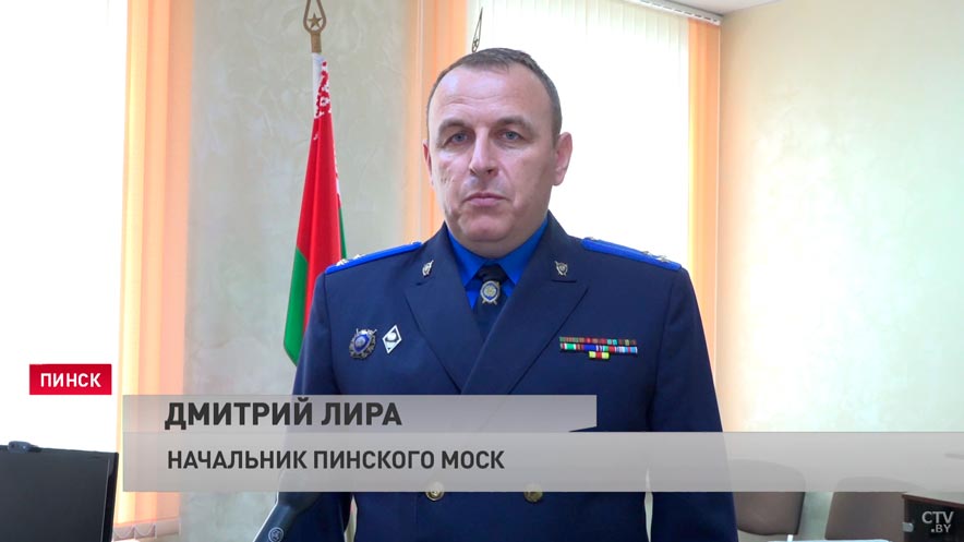 Преступник признался и сказал, кому продал награды. В Пинском районе семье ветерана вернули похищенные медали-4