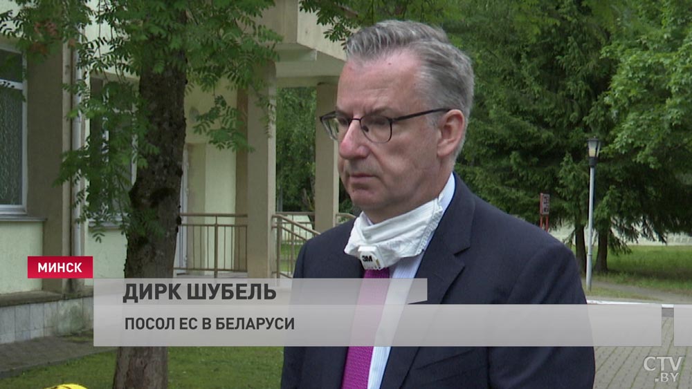 «Мы вместе в этом кризисе». ЕС и ВОЗ передали средства индивидуальной защиты медикам Минской области-7