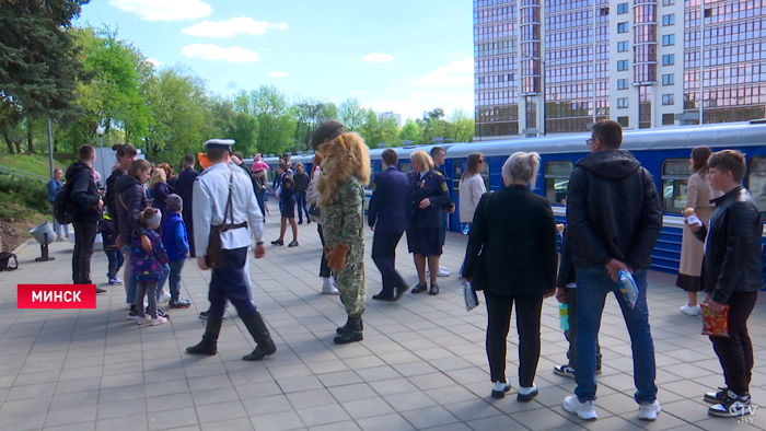 Тематический рейс. Военный эшелон курсирует по Детской железной дороге-1