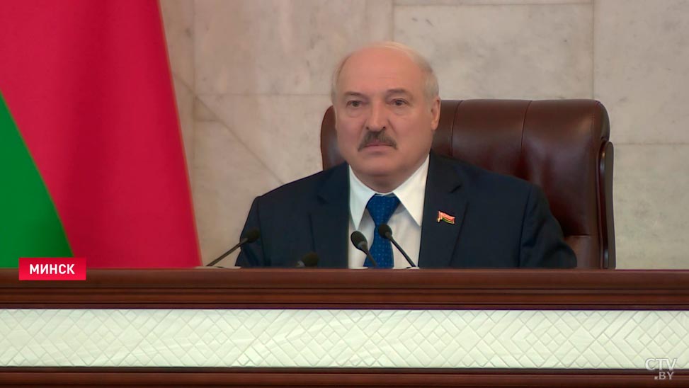 Александр Лукашенко – Лилии Ананич: если лично приедете в аудиторию и пронзительно это донесёте, назавтра 100% аудитории купят флаги -4