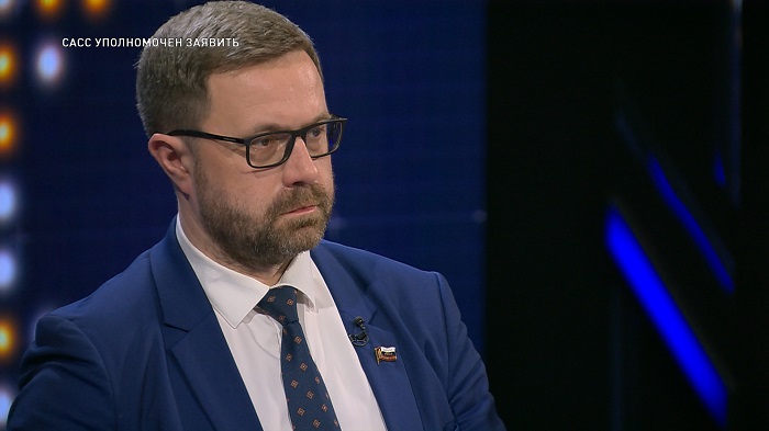 Денис Фомин-Нилов: если бы не Лукашенко и Путин, пришедшие к власти, то нас бы ждала гражданская война, как в Украине Денис Фомин-Нилов: если бы не Лукашенко и Путин, пришедшие к власти, то нас бы ждала гражданская война, как в Украине