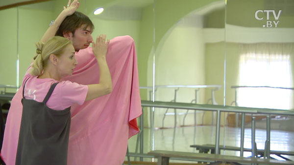 «Когда впервые увидел котлеты, подумал: что это такое?». В 16 лет он переехал в Минск из Парижа и сейчас танцует в Большом -10