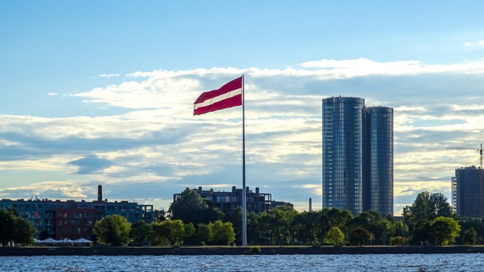 Латвия хочет запретить авто с белорусскими и российскими номерами