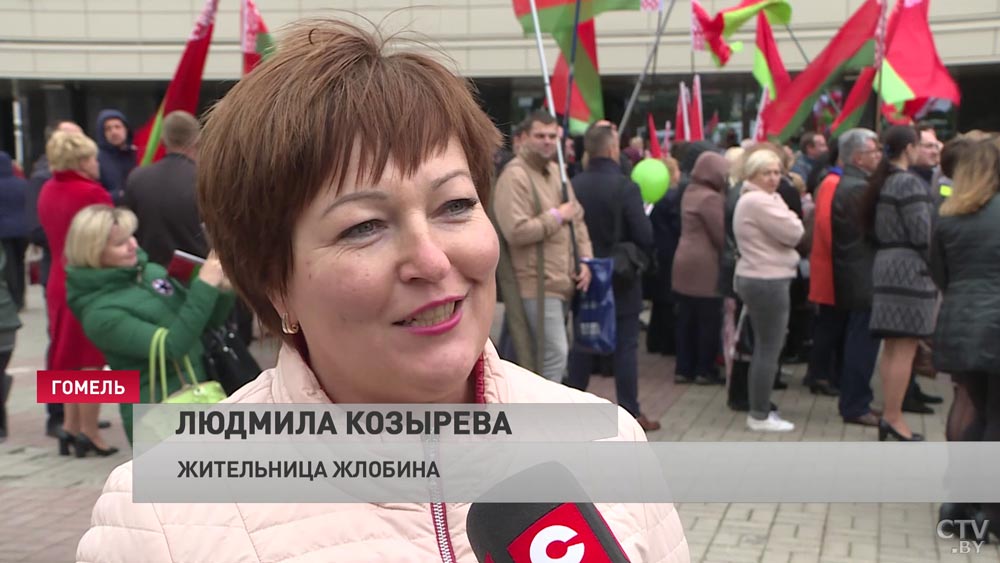 В центре Гомеля теперь развевается 12-метровый флаг: «Это символ нашей свободы»-21