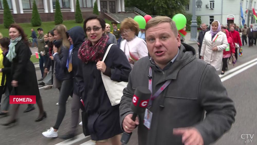 В центре Гомеля теперь развевается 12-метровый флаг: «Это символ нашей свободы»-1