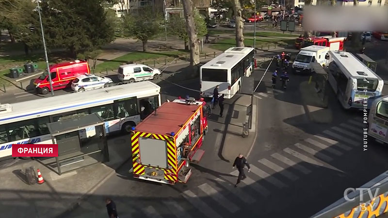 В пригороде Парижа автобус протаранил в толпу прохожих-1