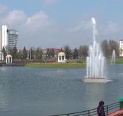 Самый высокий гейзер достигает 17 метров. В каких городах Минской области открыли сезон фонтанов?