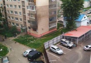 В Минске на Кольцова открытым пламенем горела квартира на первом этаже дома