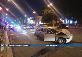 В Минске Lada проезжала перекрёсток на «красный» и сбила мотоциклиста 
