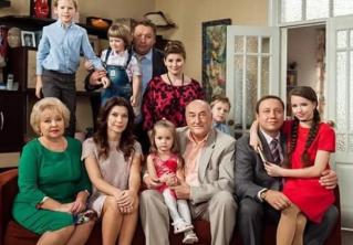 Маша выросла настоящий красавицей. Смотрите, как изменились актёры сериала «Воронины» 