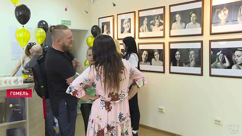 Видеть себя без косметики – это как обнажиться. Естественную женскую красоту показали на фотовыставке в Гомеле-1