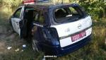 В Бресте автомобиль ГАИ съехал в кювет и опрокинулся