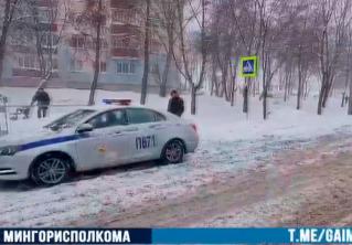 На Ангарской водитель сбил двух человек на пешеходном переходе