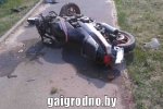 Мотоциклист, попавший в аварию в Дятлово, скончался в больнице