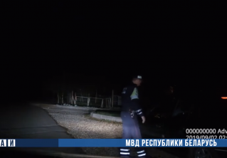 В Витебске пьяный водитель и пассажир авто пытались дать взятку сотруднику ГАИ