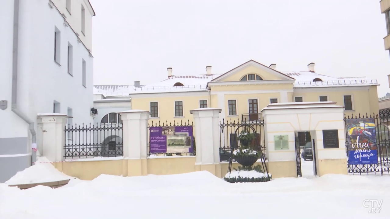 В ларце были замечены статут ВКЛ и карта Христофора Колумба. Чем уникальна галерея Михаила Савицкого в Минске? -1