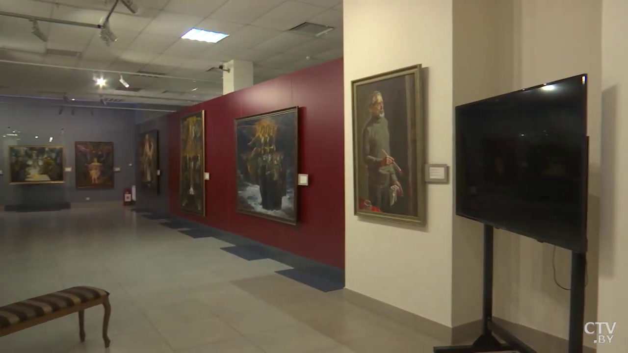 В ларце были замечены статут ВКЛ и карта Христофора Колумба. Чем уникальна галерея Михаила Савицкого в Минске? -37