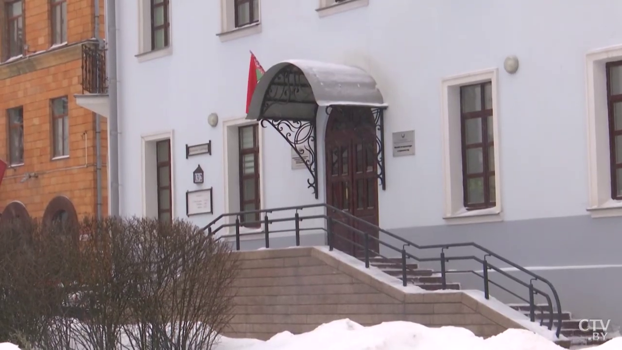 В ларце были замечены статут ВКЛ и карта Христофора Колумба. Чем уникальна галерея Михаила Савицкого в Минске? -7