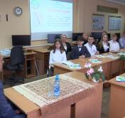 Социальные сети, патриотизм и истории из жизни. Олег Гайдукевич встретился со школьниками Минска