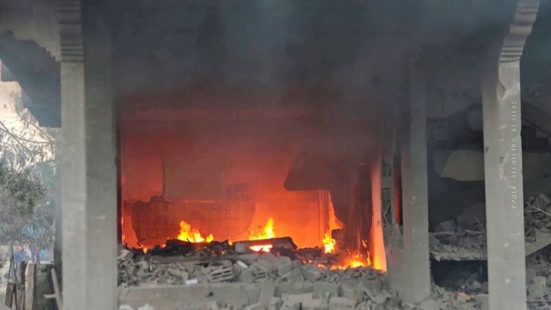 Израиль нанёс авиаудары по центру Газы Израиль нанёс авиаудары по центру Газы