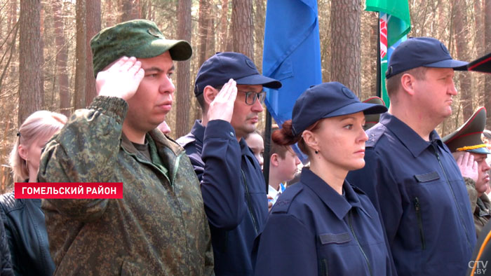 Останки 386 человек, убитых фашистами, перезахоронили в Гомельском районе-13