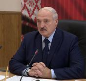 Александр Лукашенко: «Страну мы никому не отдадим. Ситуацию мы удержим»