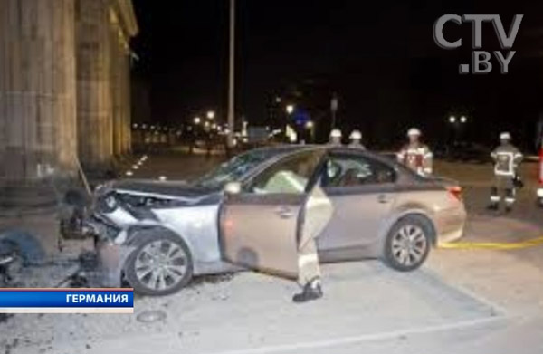 В Германии школьный автобус столкнулся с микроавтобусом. 11 детей пострадали