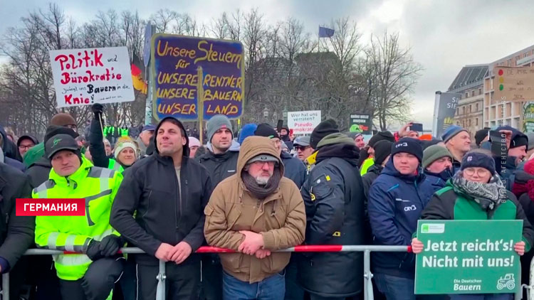 Движение в Берлине парализовали тысячи разгневанных фермеров. У Бранденбургских ворот выстроились 5 тысяч тракторов-10