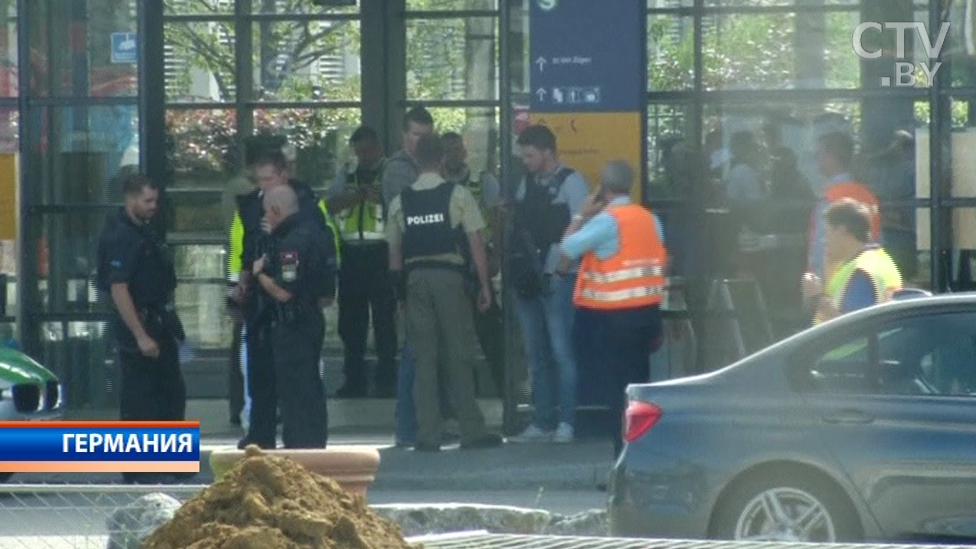 В Германии во время проверки документов в поезде мужчина выхватил оружие у полицейского и выстрелил ей в голову-1