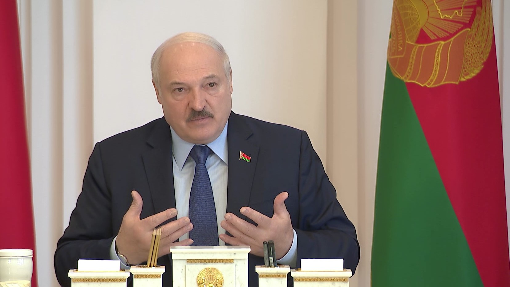 Лукашенко: «Агрессия с западной или южной территории. Мы несколько сценариев видим»