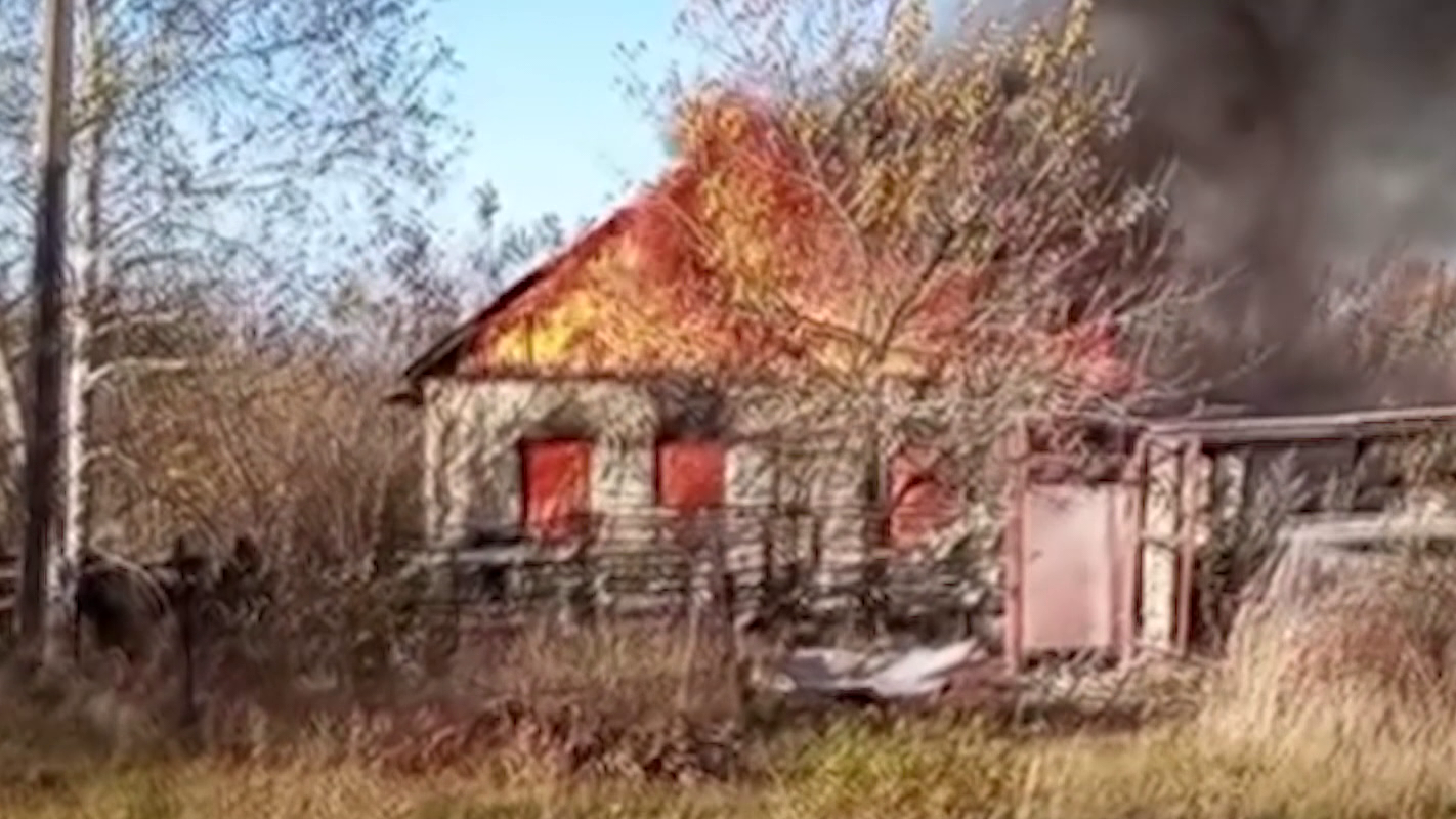 Пока семья из Горловки была в Минске, их дом сгорел дотла. Шокирующая история жителей Донбасса