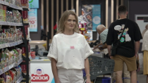 «Дети выбирали конфеты». Белоруска выиграла в «Санте» 30 000 рублей