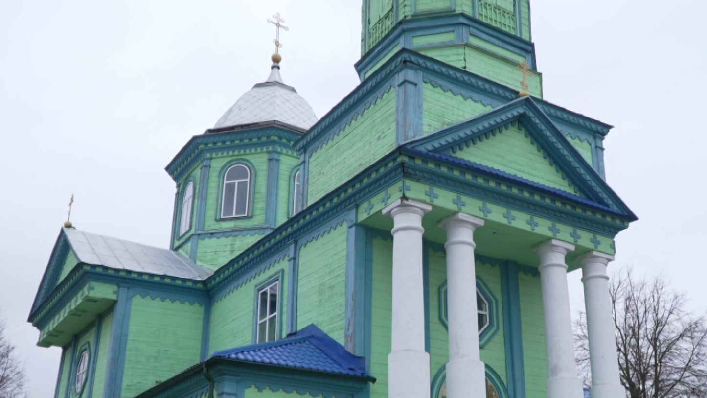 Храм построен без единого гвоздя! Узнали историю святыни в агрогородке Блонь