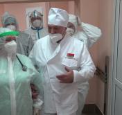 «Некоторые пишут, что двойник приходит». Лукашенко в 18-й раз посетил красную зону