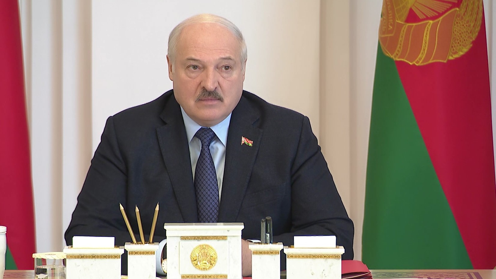 Лукашенко: «Сельские советы работают отвратительно. Нам надо взяться за эту тему»