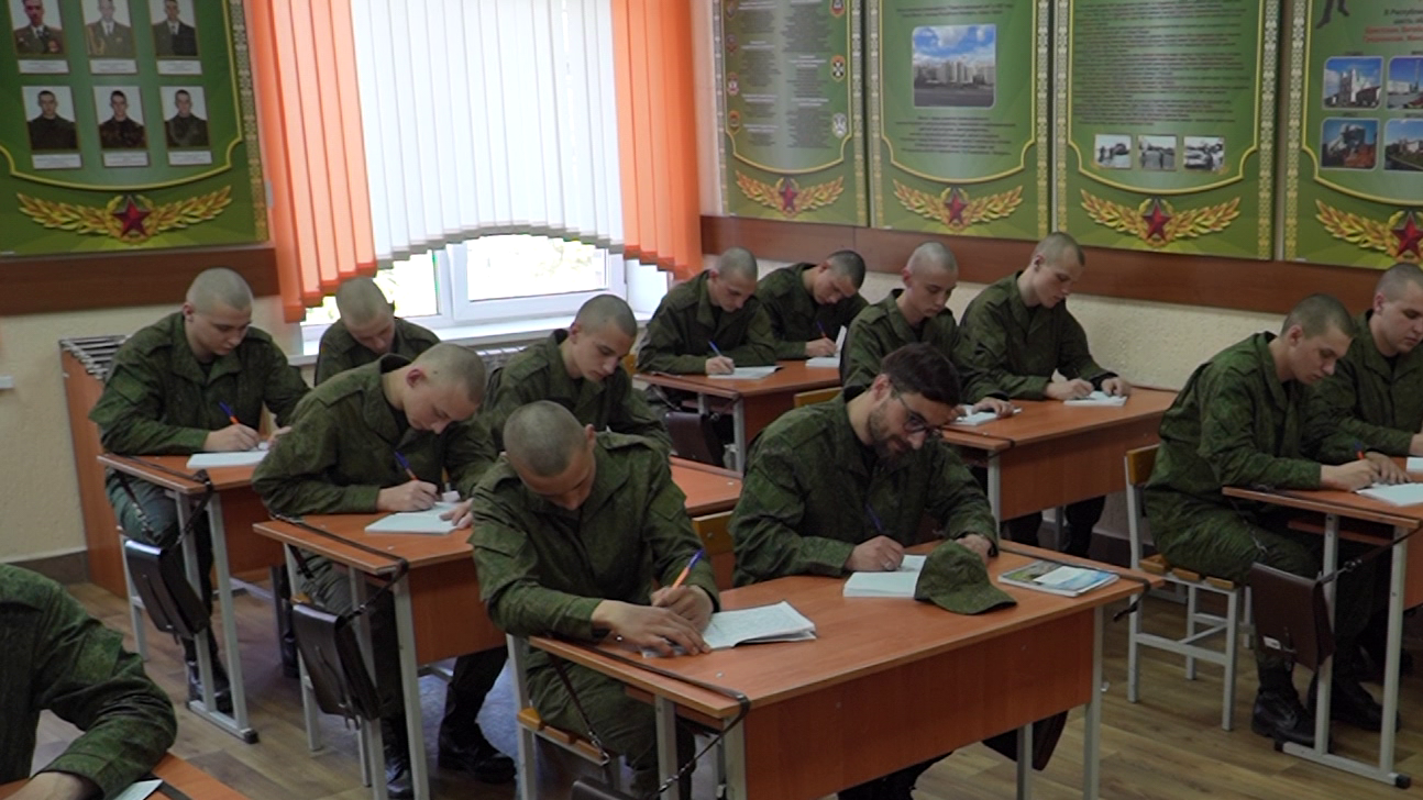Сложно ли пройти курс молодого бойца? Узнал телеведущий Александр Стасевич