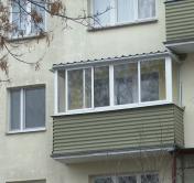 Утеплить балкон снаружи или внутри? Узнали у мастера