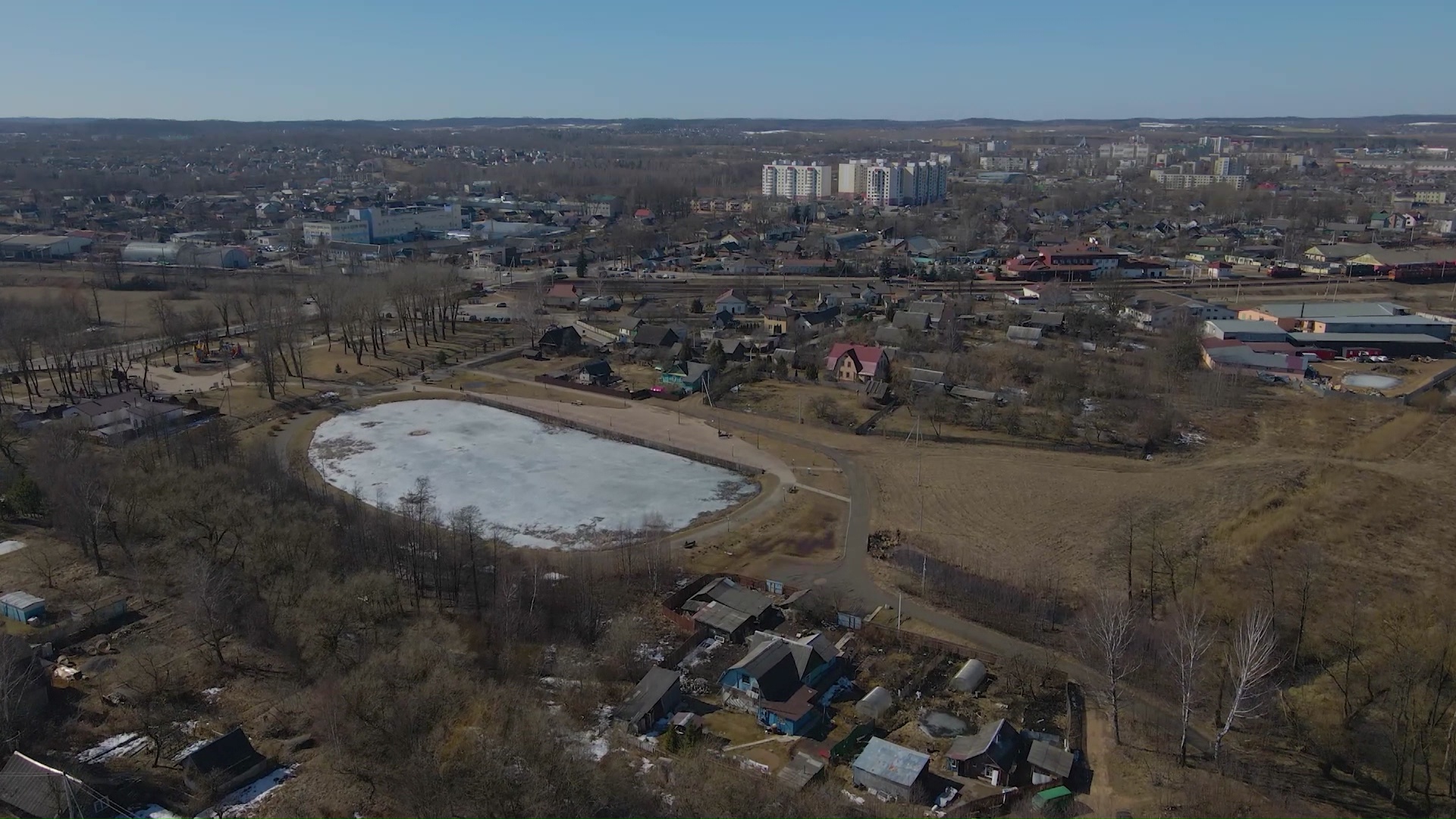 Цена за номер от 60 и до 450 рублей. Где можно остановиться в Заславле?