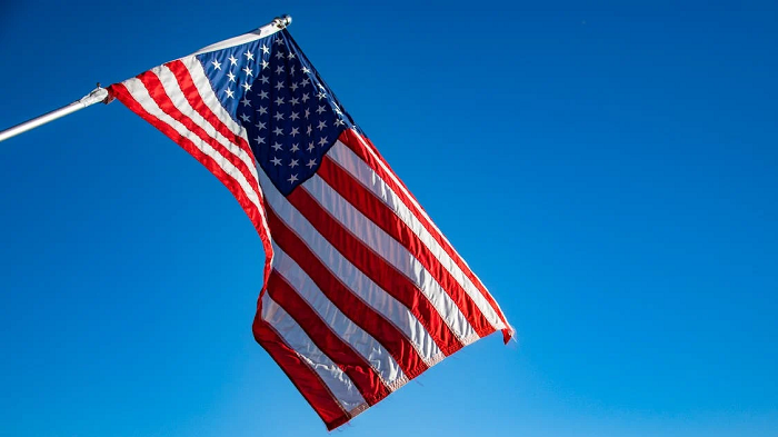 Главный оппонент Трампа заявил, что США не должны вмешиваться в украинский конфликт