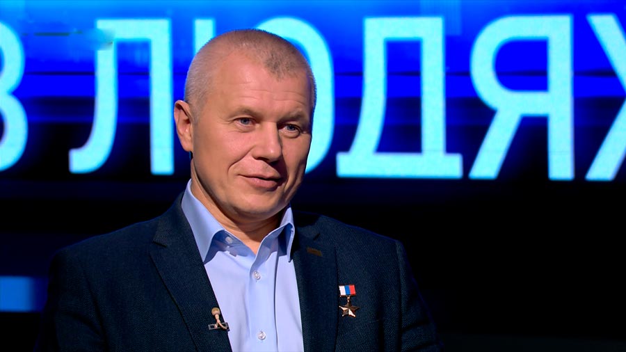 «Я могу рассказывать о полётах на самолётах, о космосе». Будет ли Новицкий писать книгу? 